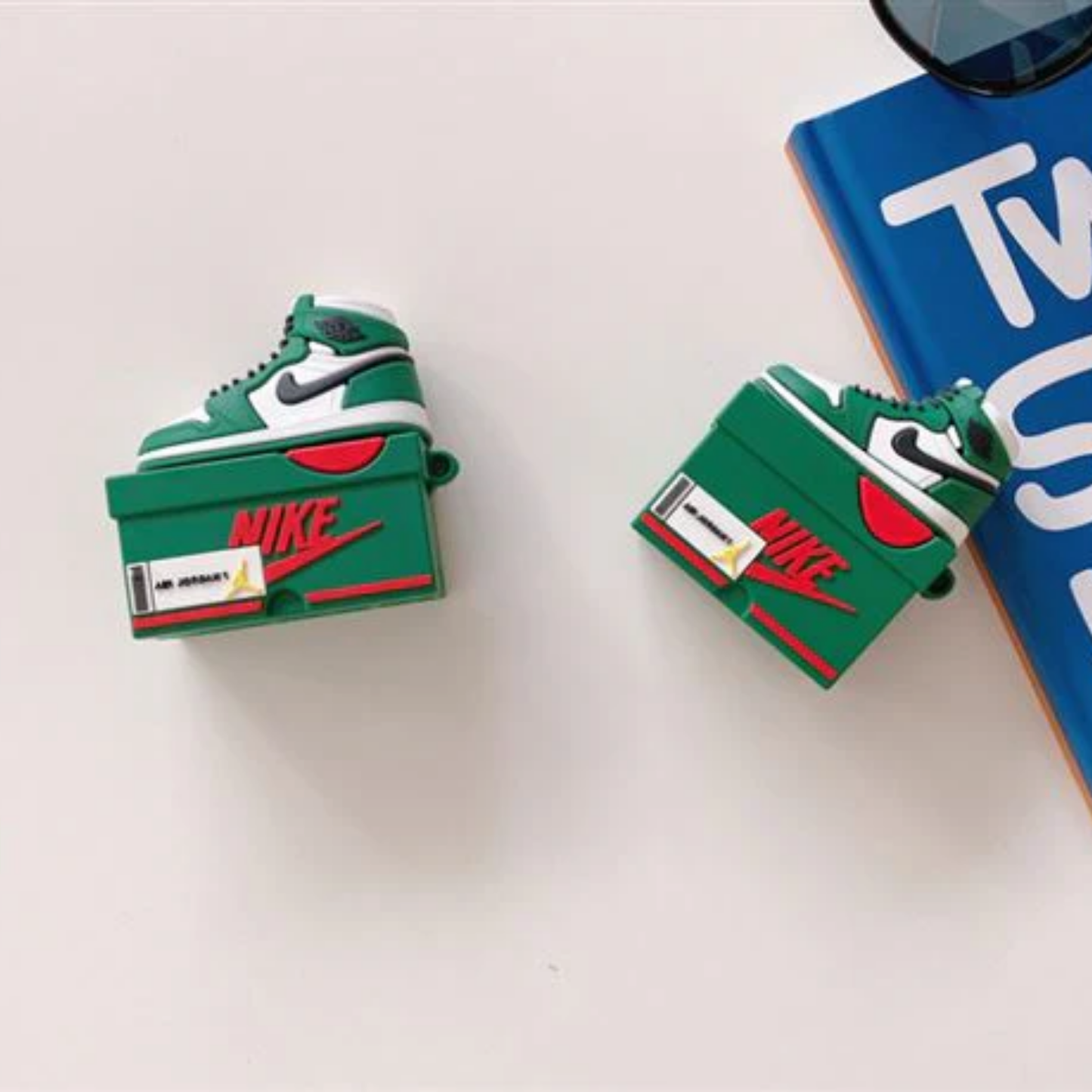 Funda Diseño 3D para Airpods + Arnes